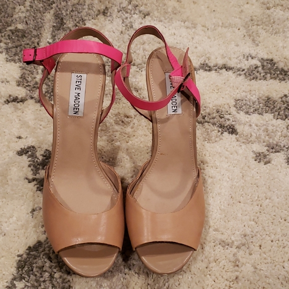 Steve Madden Shoes - STEVE MADDEN WEDGE SANDALS!